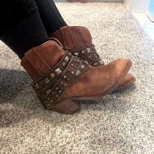 Corral ankle boots size 8. Light rust color. Distressed leather.